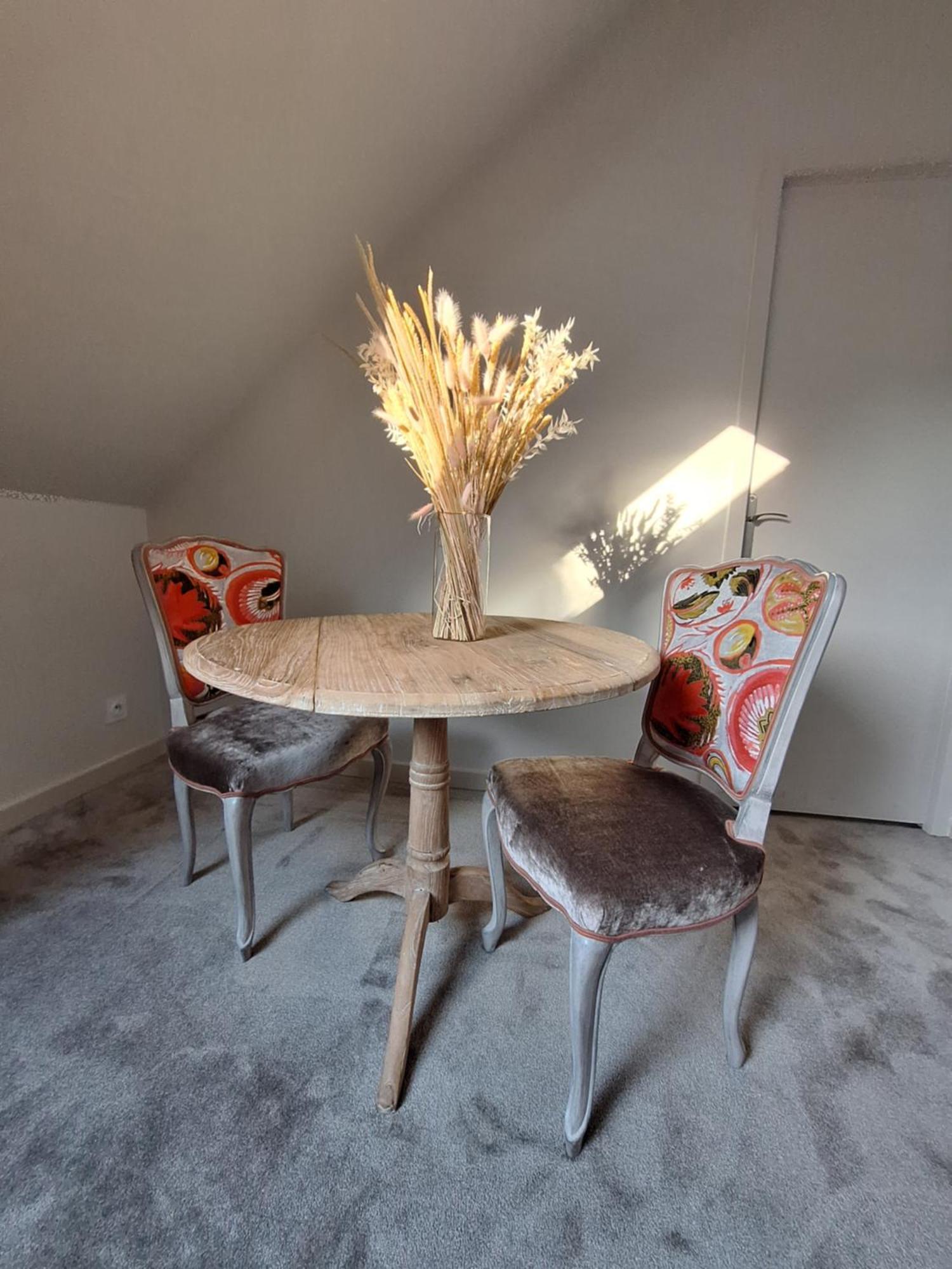 La Chambre Mademoiselle Causeuse Malville 外观 照片